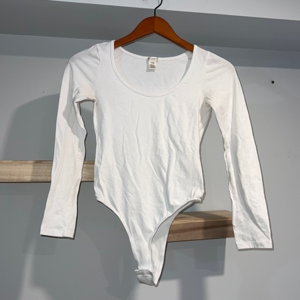White long sleeve bodysuit